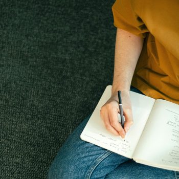 pexels-ivan-samkov-4238524